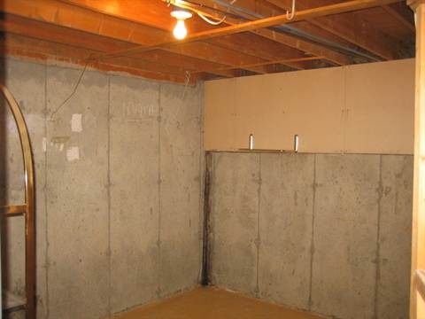 Experience Affordable QUALITY & STYLE * * * FRESH Renovated 3-Bedroom Home - Thumbnail 23