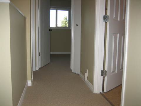 Experience Affordable QUALITY & STYLE * * * FRESH Renovated 3-Bedroom Home - Thumbnail 8