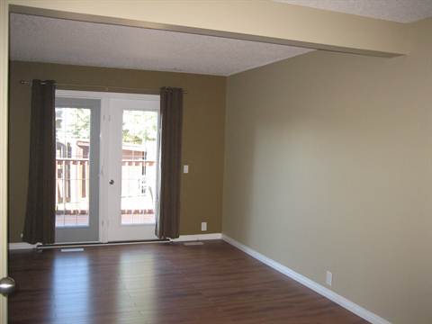 Experience Affordable QUALITY & STYLE * * * FRESH Renovated 3-Bedroom Home - Thumbnail 2