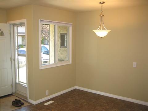 Experience Affordable QUALITY & STYLE * * * FRESH Renovated 3-Bedroom Home - Thumbnail 9