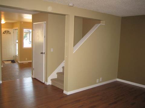 Experience Affordable QUALITY & STYLE * * * FRESH Renovated 3-Bedroom Home - Thumbnail 3