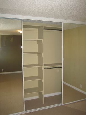 Experience Affordable QUALITY & STYLE * * * FRESH Renovated 3-Bedroom Home - Thumbnail 13