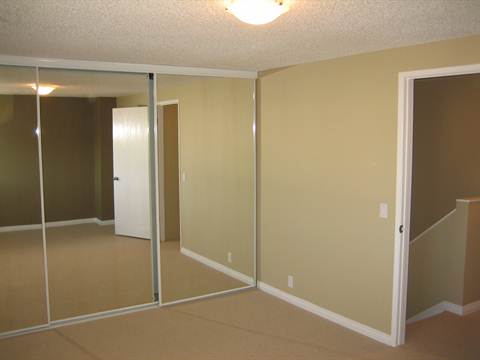 Experience Affordable QUALITY & STYLE * * * FRESH Renovated 3-Bedroom Home - Thumbnail 15