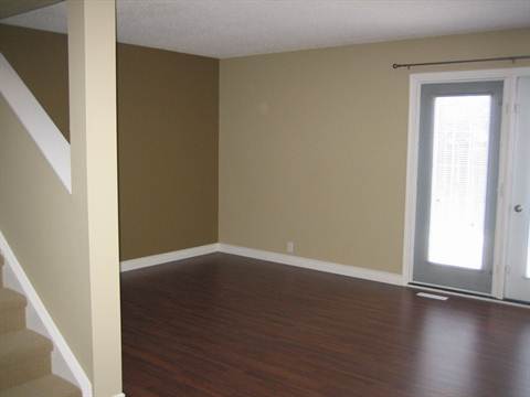 Experience Affordable QUALITY & STYLE * * * FRESH Renovated 3-Bedroom Home - Thumbnail 5