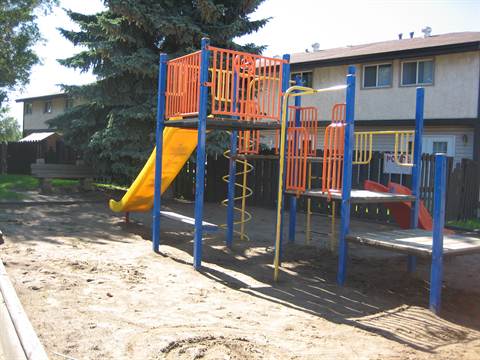Experience Affordable QUALITY & STYLE * * * FRESH Renovated 3-Bedroom Home - Thumbnail 30
