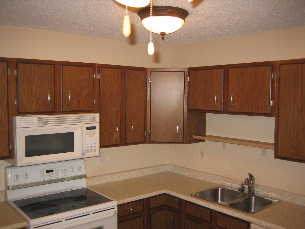 Rare BUNGALOW Townhome, 3 Bedrooms & 8 APPLIANCES! ~ North Edmonton - Thumbnail 9