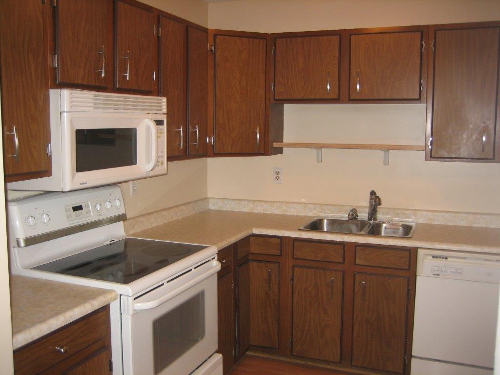 Rare BUNGALOW Townhome, 3 Bedrooms & 8 APPLIANCES! ~ North Edmonton - Thumbnail 5