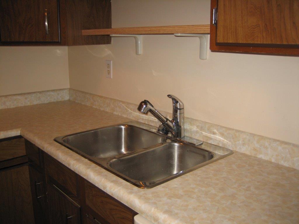 Rare BUNGALOW Townhome, 3 Bedrooms & 8 APPLIANCES! ~ North Edmonton - Thumbnail 6