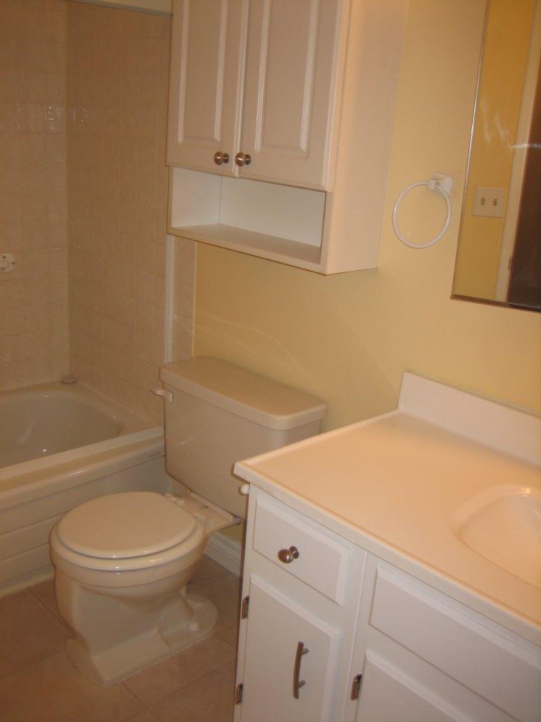 Rare BUNGALOW Townhome, 3 Bedrooms & 8 APPLIANCES! ~ North Edmonton - Thumbnail 12