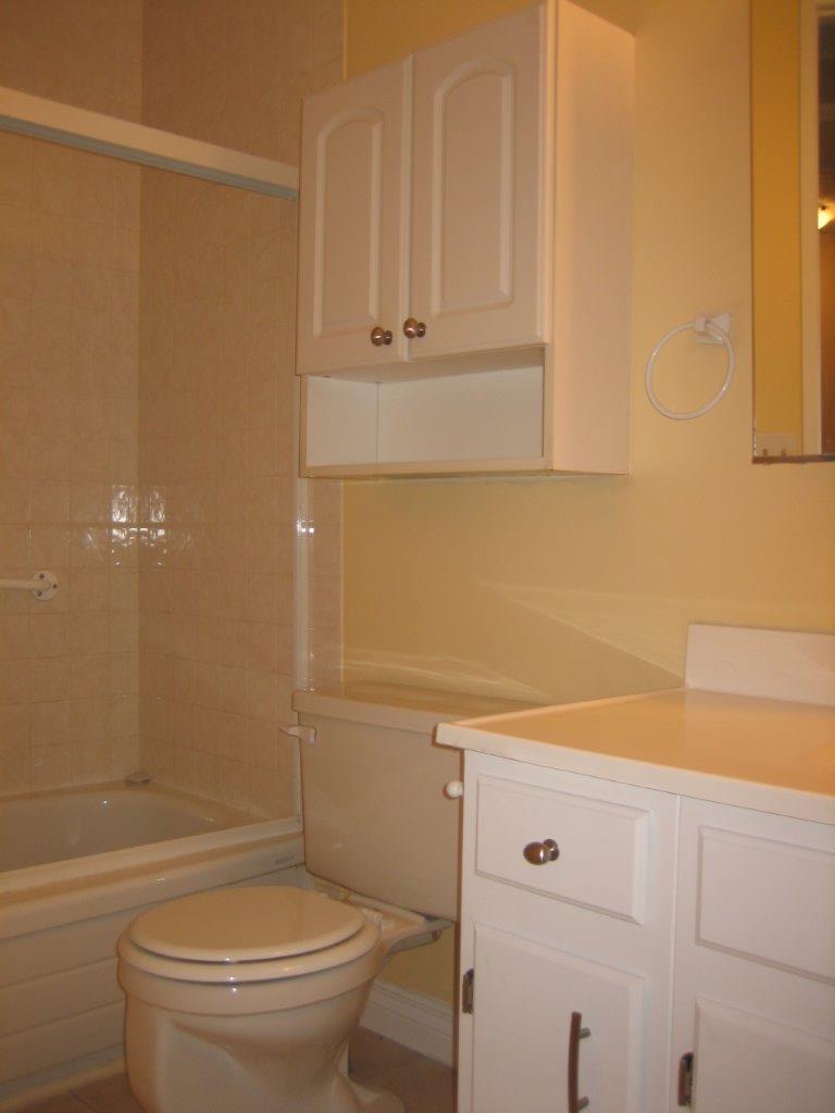 Rare BUNGALOW Townhome, 3 Bedrooms & 8 APPLIANCES! ~ North Edmonton - Thumbnail 14
