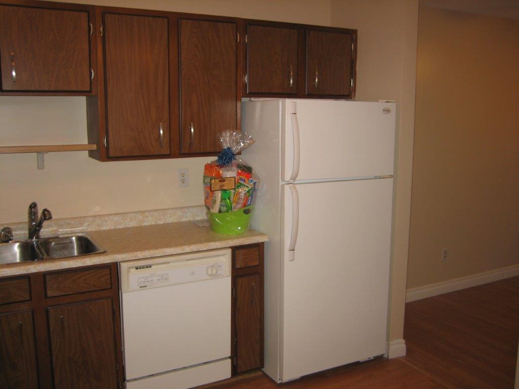 Rare BUNGALOW Townhome, 3 Bedrooms & 8 APPLIANCES! ~ North Edmonton - Thumbnail 8