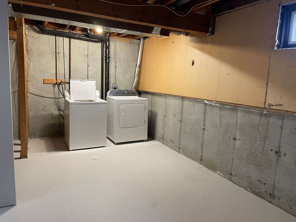 DELIGHTFUL 3-Bedroom Townhome with Private Outdoor Space! - Thumbnail 48