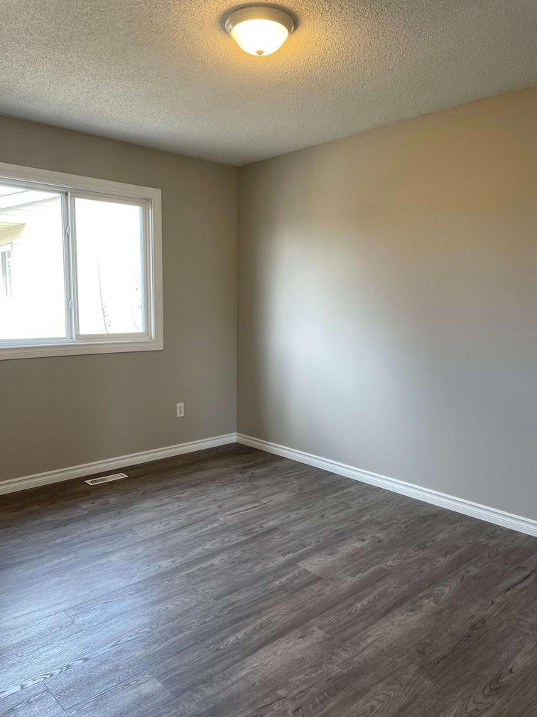 DELIGHTFUL 3-Bedroom Townhome with Private Outdoor Space! - Thumbnail 25