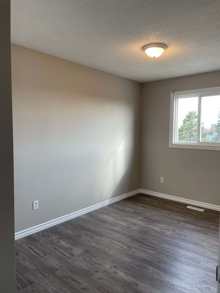 DELIGHTFUL 3-Bedroom Townhome with Private Outdoor Space! - Thumbnail 33