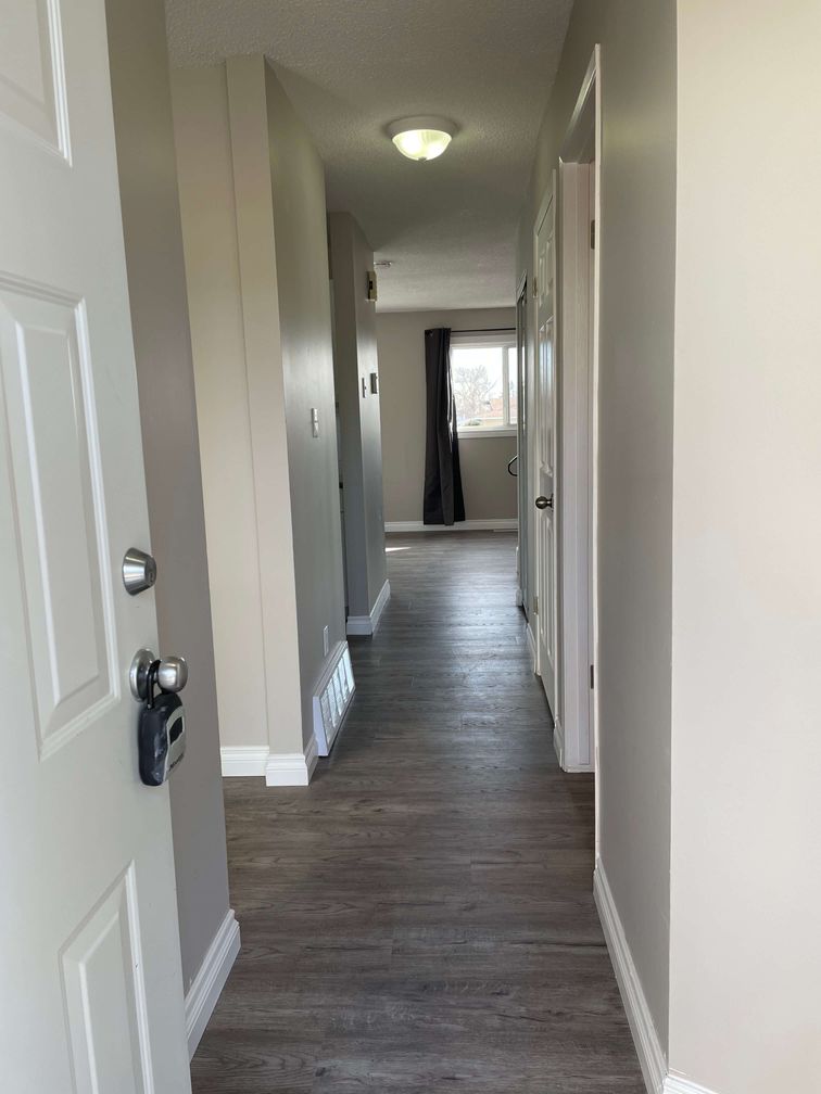 DELIGHTFUL 3-Bedroom Townhome with Private Outdoor Space! - Thumbnail 8