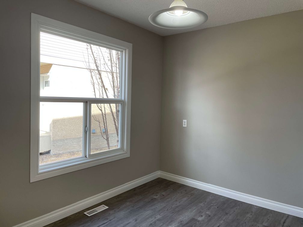 DELIGHTFUL 3-Bedroom Townhome with Private Outdoor Space! - Thumbnail 29
