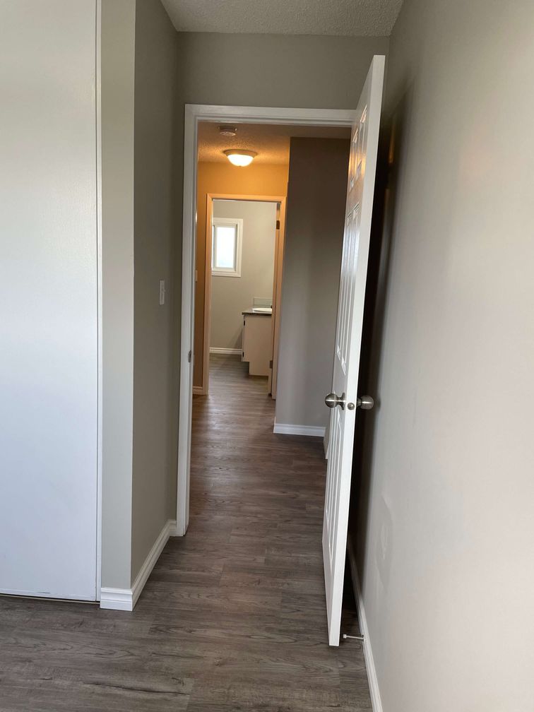 DELIGHTFUL 3-Bedroom Townhome with Private Outdoor Space! - Thumbnail 9