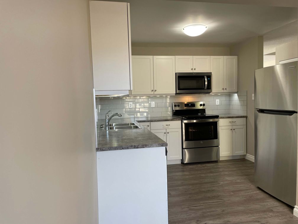 DELIGHTFUL 3-Bedroom Townhome with Private Outdoor Space! - Thumbnail 23