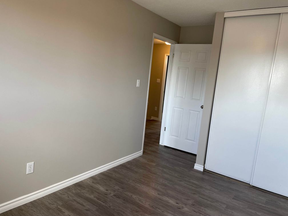DELIGHTFUL 3-Bedroom Townhome with Private Outdoor Space! - Thumbnail 34