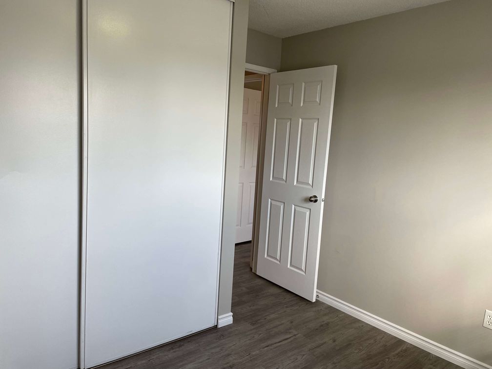 DELIGHTFUL 3-Bedroom Townhome with Private Outdoor Space! - Thumbnail 36