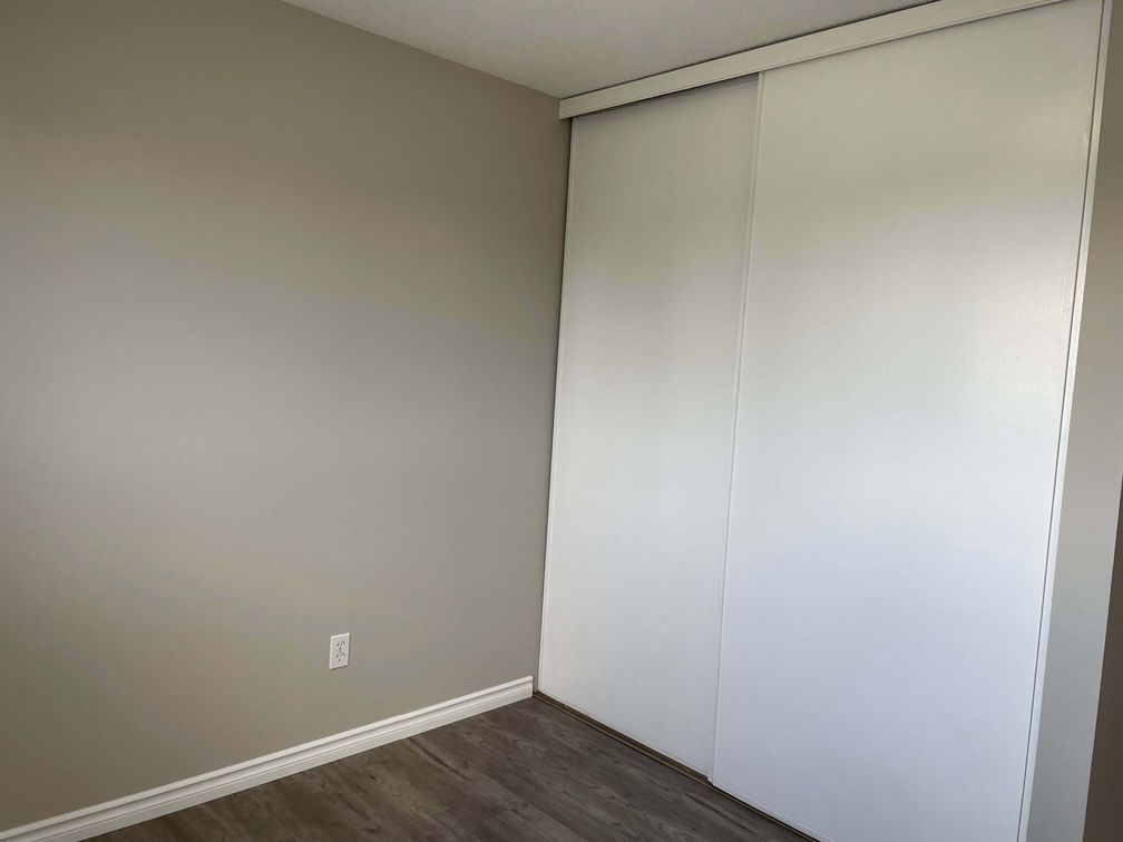 DELIGHTFUL 3-Bedroom Townhome with Private Outdoor Space! - Thumbnail 37