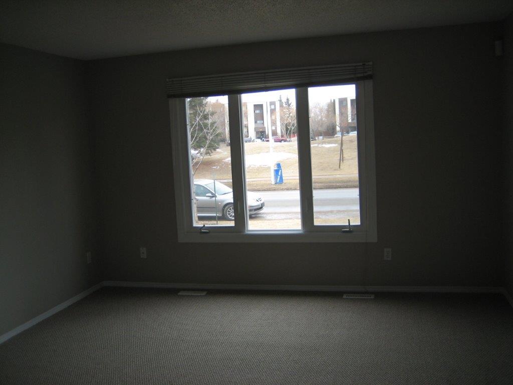 ~ SOPHISTICATED Residence ~ 2 Baths ~ - Thumbnail 46