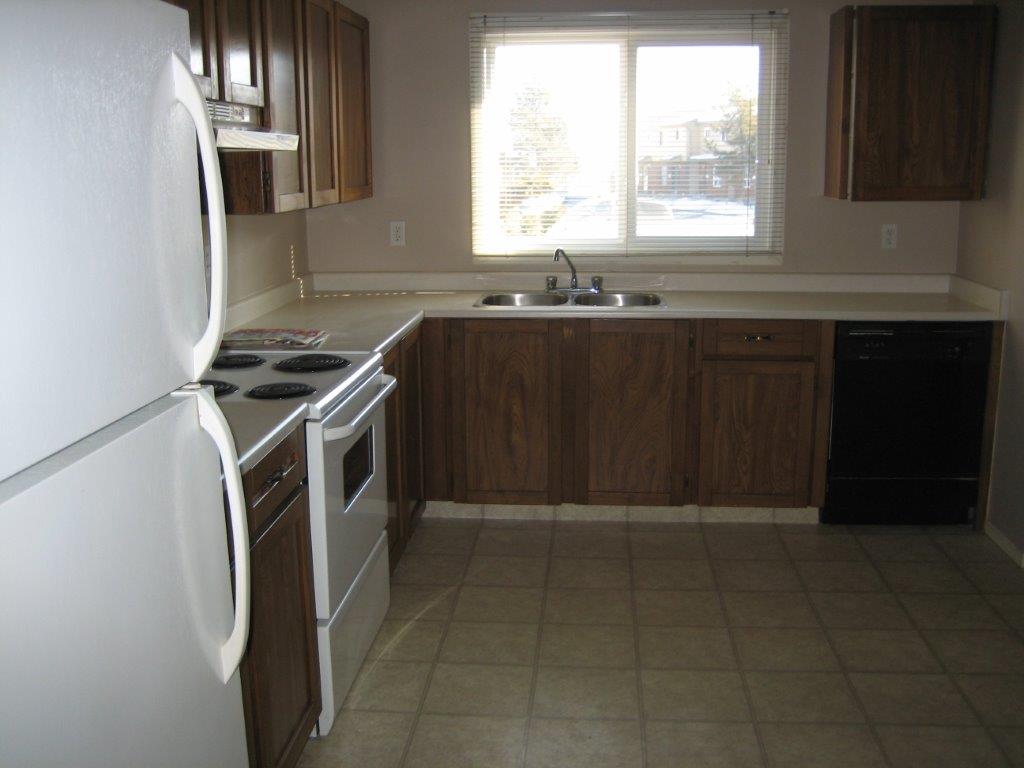 ~ SOPHISTICATED Residence ~ 2 Baths ~ - Thumbnail 34
