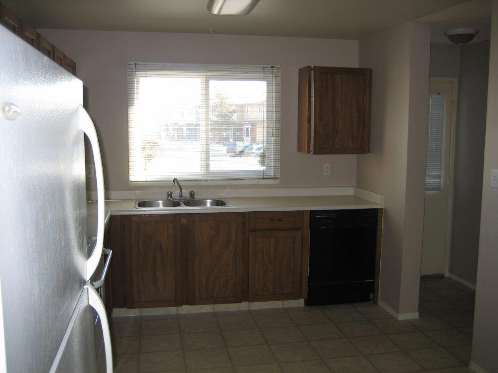 ~ SOPHISTICATED Residence ~ 2 Baths ~ - Thumbnail 36