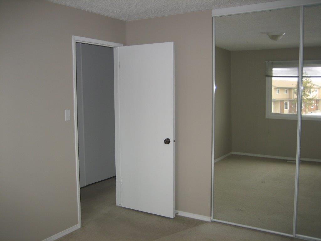 ~ SOPHISTICATED Residence ~ 2 Baths ~ - Thumbnail 48