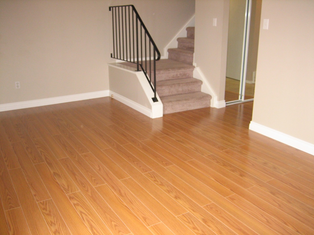 ~ SOPHISTICATED Residence ~ 2 Baths ~ - Image 1