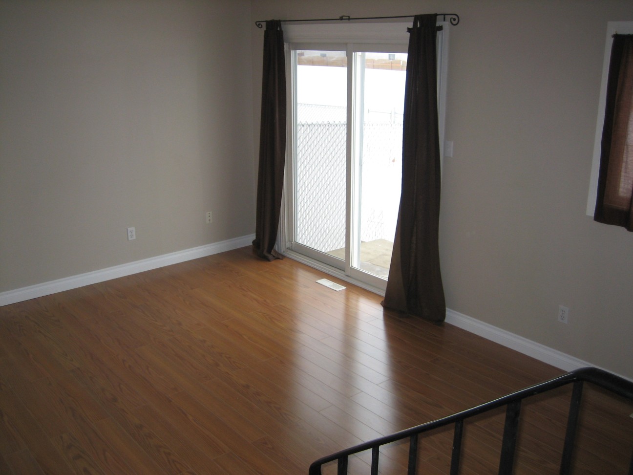 ~ SOPHISTICATED Residence ~ 2 Baths ~ - Thumbnail 6