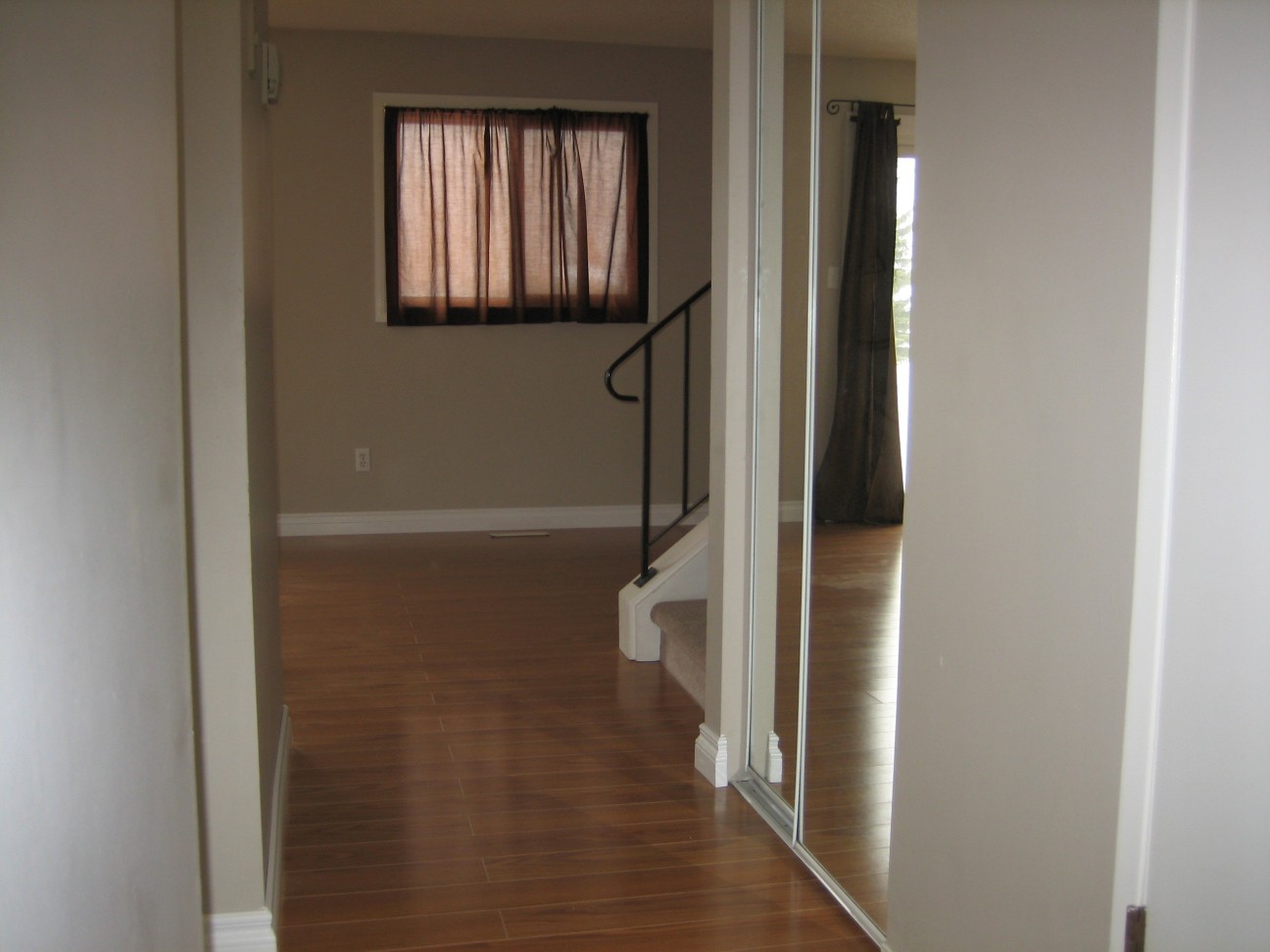 ~ SOPHISTICATED Residence ~ 2 Baths ~ - Thumbnail 12