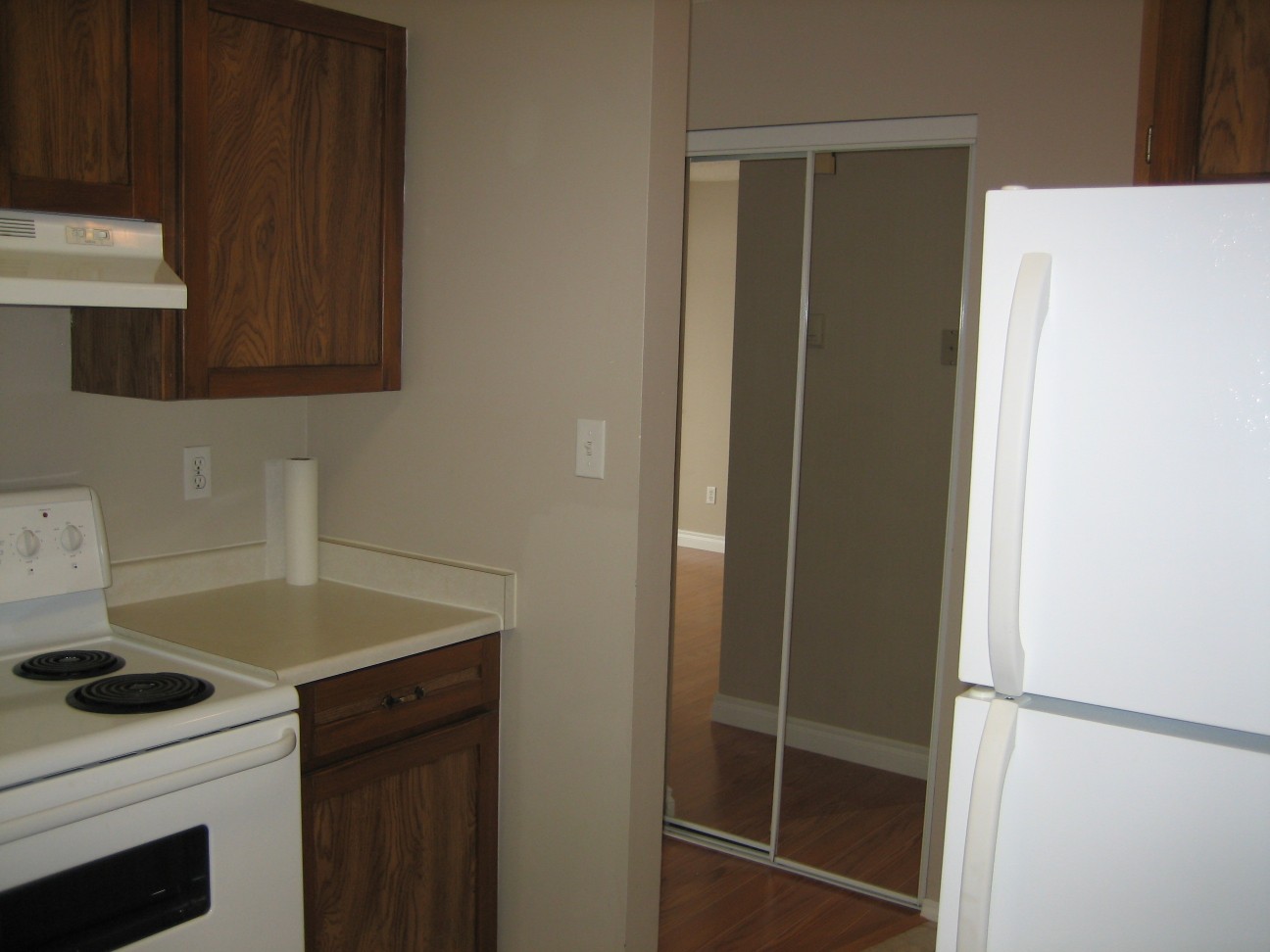~ SOPHISTICATED Residence ~ 2 Baths ~ - Thumbnail 29