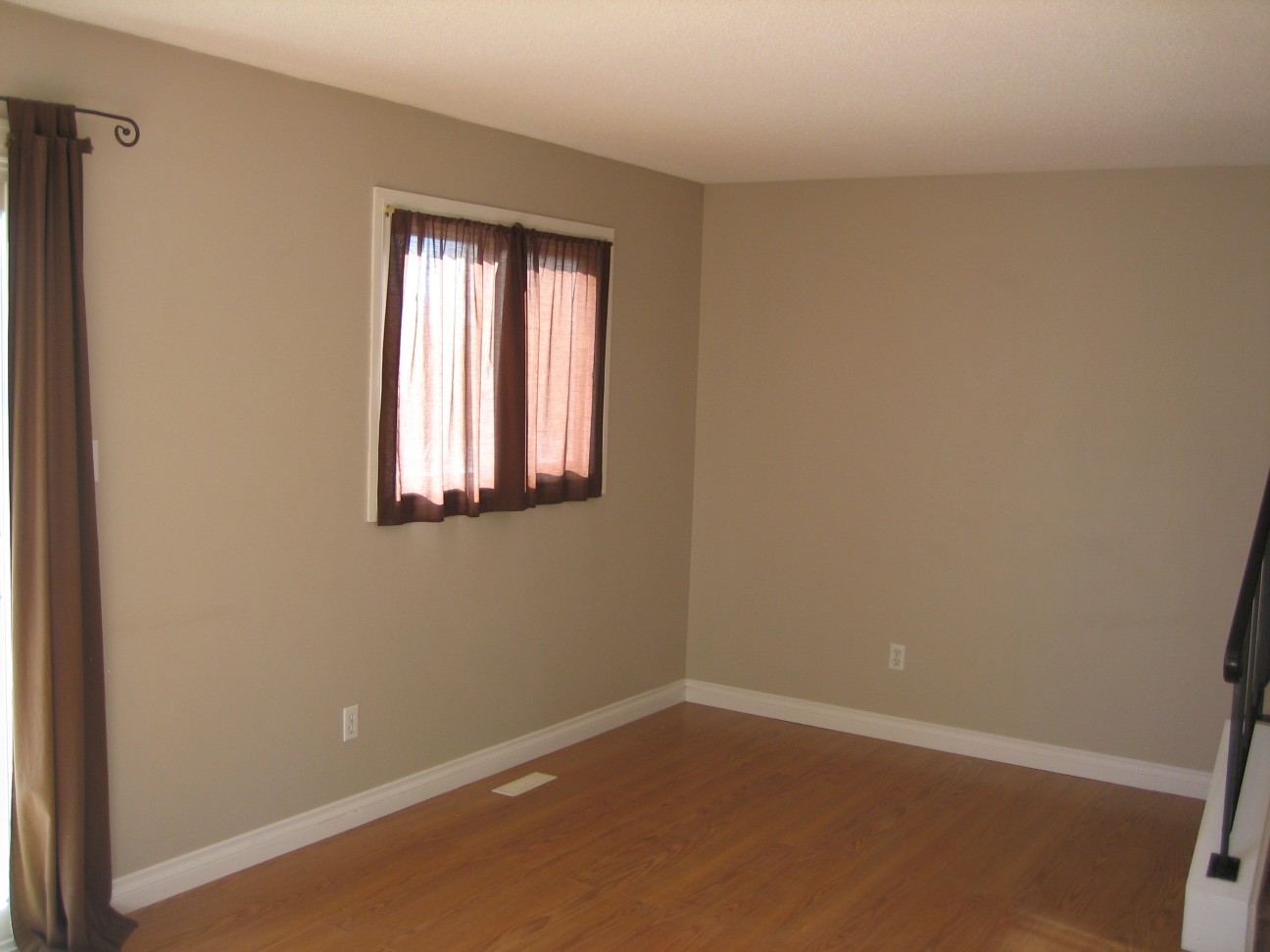 ~ SOPHISTICATED Residence ~ 2 Baths ~ - Thumbnail 14