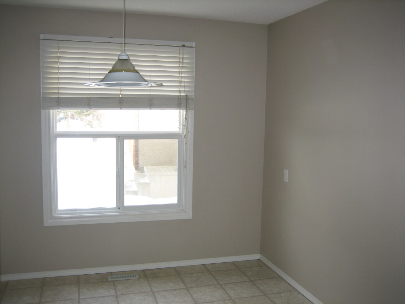 ~ SOPHISTICATED Residence ~ 2 Baths ~ - Thumbnail 38