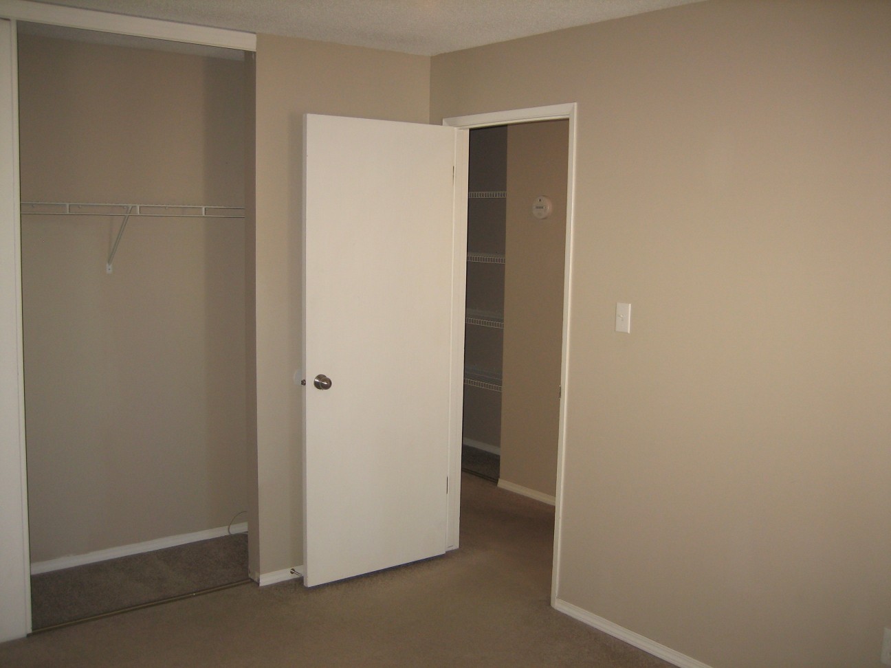 ~ SOPHISTICATED Residence ~ 2 Baths ~ - Thumbnail 51