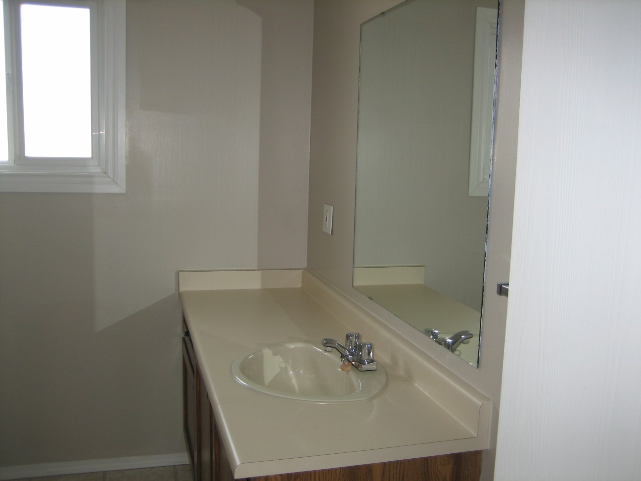 ~ SOPHISTICATED Residence ~ 2 Baths ~ - Thumbnail 75