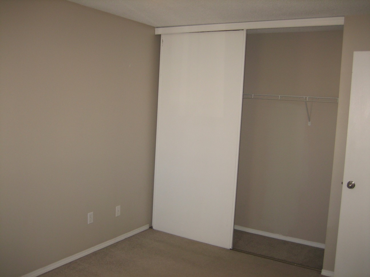 ~ SOPHISTICATED Residence ~ 2 Baths ~ - Thumbnail 53