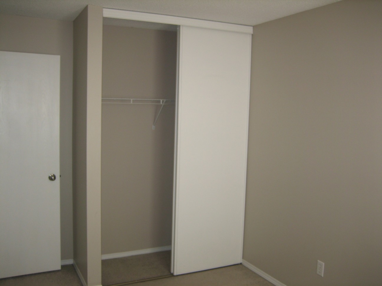 ~ SOPHISTICATED Residence ~ 2 Baths ~ - Thumbnail 57