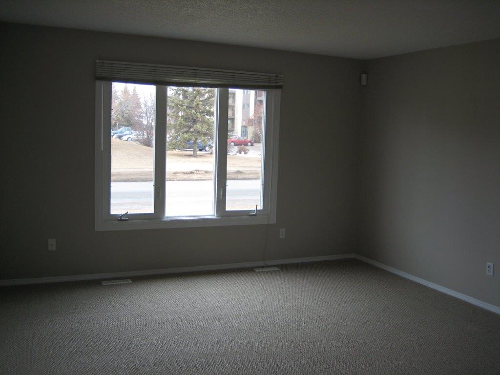 ~ SOPHISTICATED Residence ~ 2 Baths ~ - Thumbnail 10