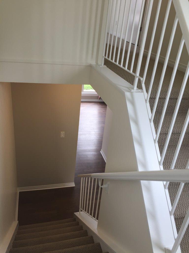 *** DISCOVER This DELIGHTFUL Family Townhome with Attached GARAGE *** - Thumbnail 8