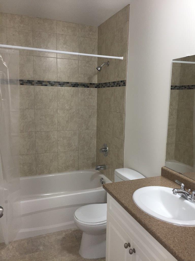 *** DISCOVER This DELIGHTFUL Family Townhome with Attached GARAGE *** - Thumbnail 42