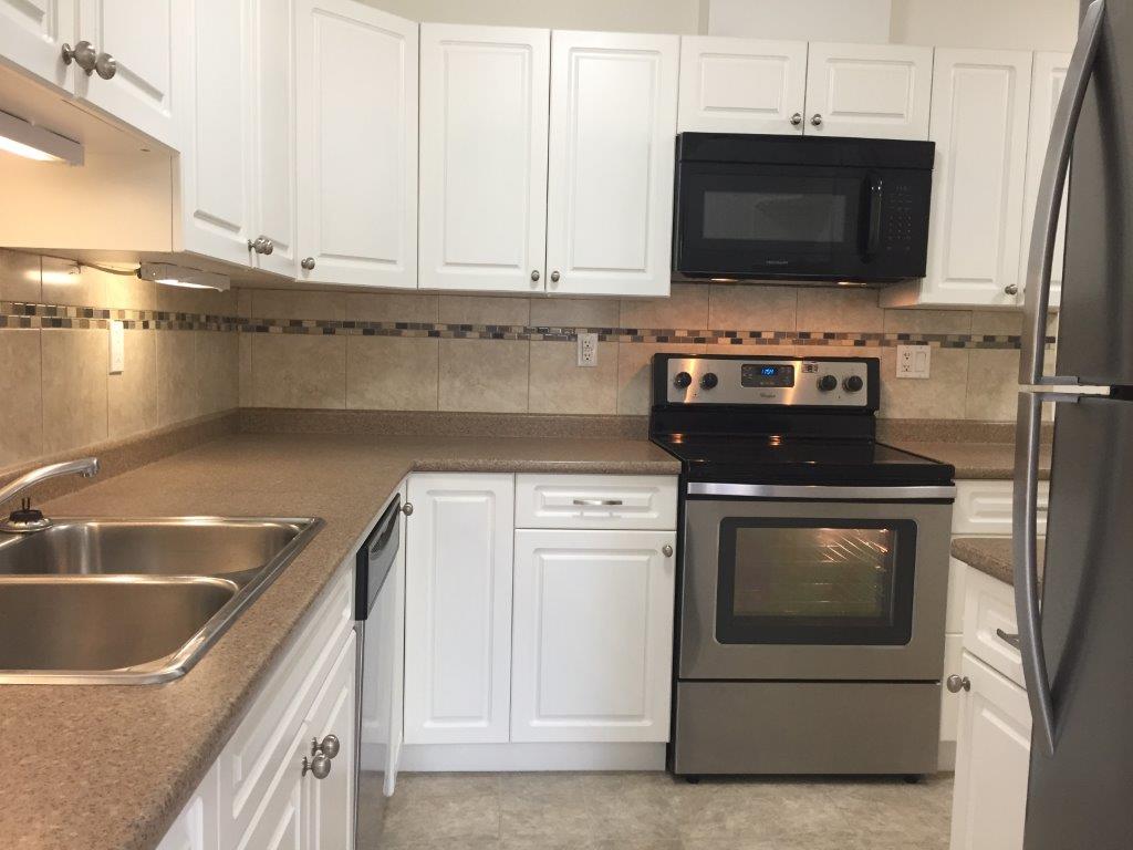*** DISCOVER This DELIGHTFUL Family Townhome with Attached GARAGE *** - Thumbnail 20