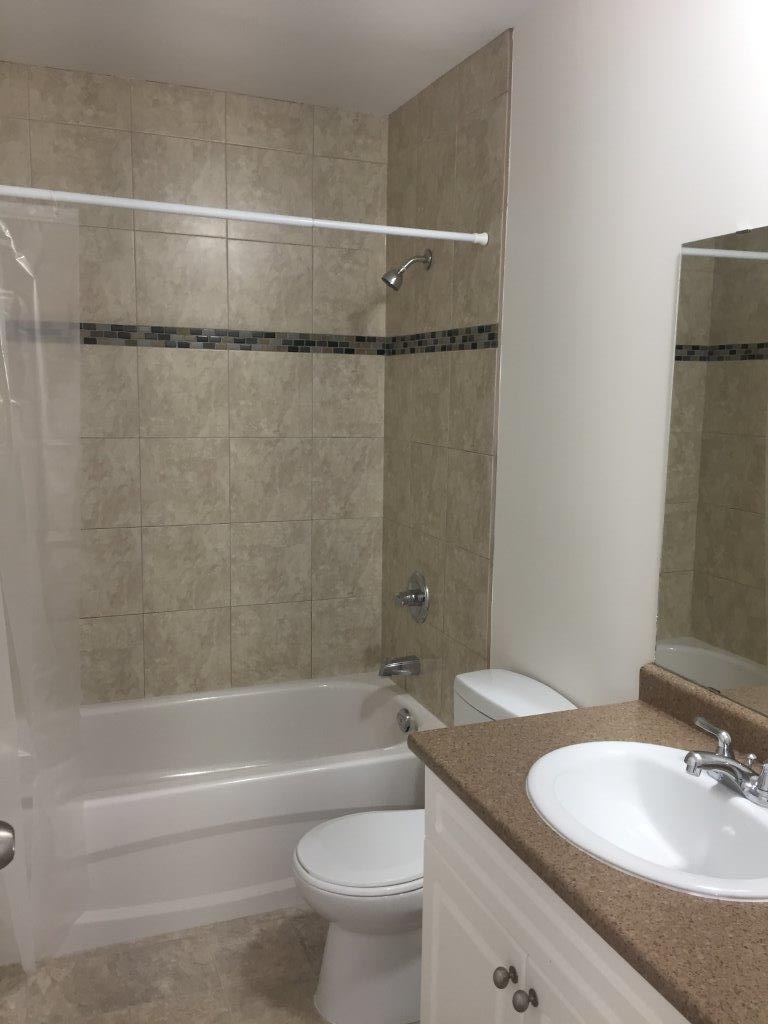 *** DISCOVER This DELIGHTFUL Family Townhome with Attached GARAGE *** - Thumbnail 43