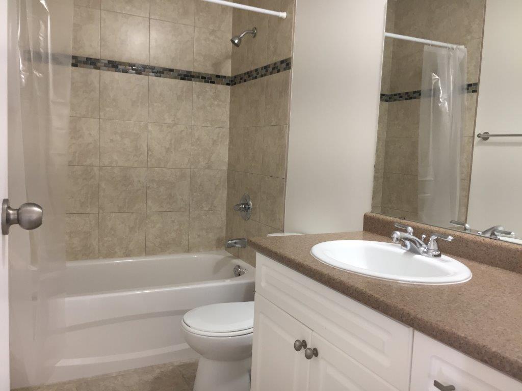 *** DISCOVER This DELIGHTFUL Family Townhome with Attached GARAGE *** - Thumbnail 44