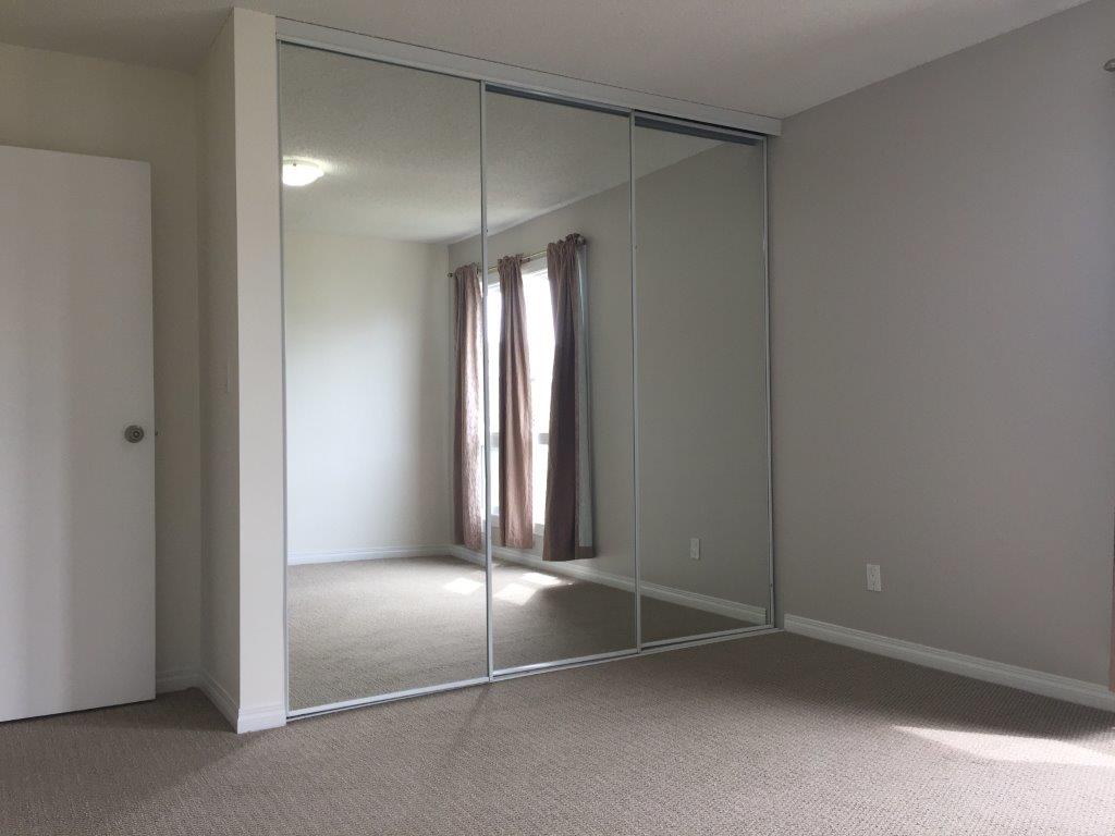 *** DISCOVER This DELIGHTFUL Family Townhome with Attached GARAGE *** - Thumbnail 23