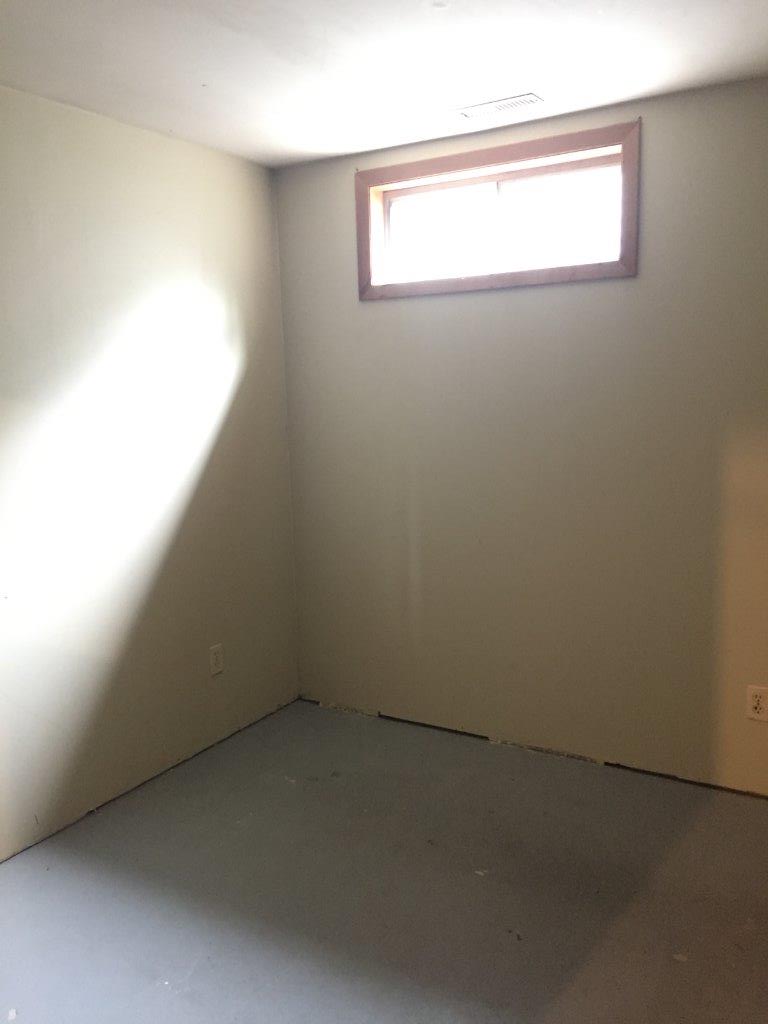 *** DISCOVER This DELIGHTFUL Family Townhome with Attached GARAGE *** - Thumbnail 47
