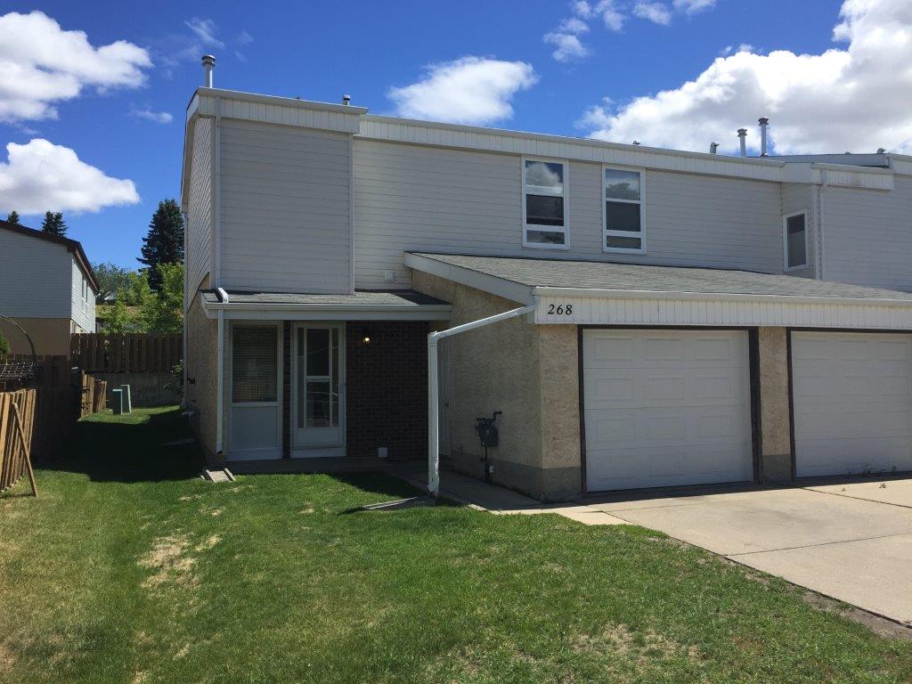 *** DISCOVER This DELIGHTFUL Family Townhome with Attached GARAGE *** - Thumbnail 57