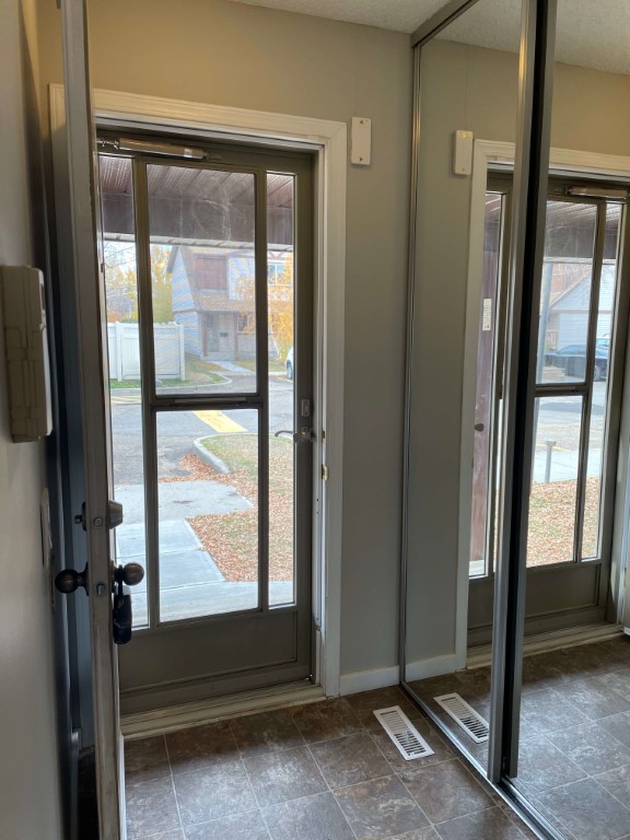 DISCOVER THE DIFFERENCE QUALITY MAKES ~ 3 Bedrooms in Northeast Edmonton - Thumbnail 8