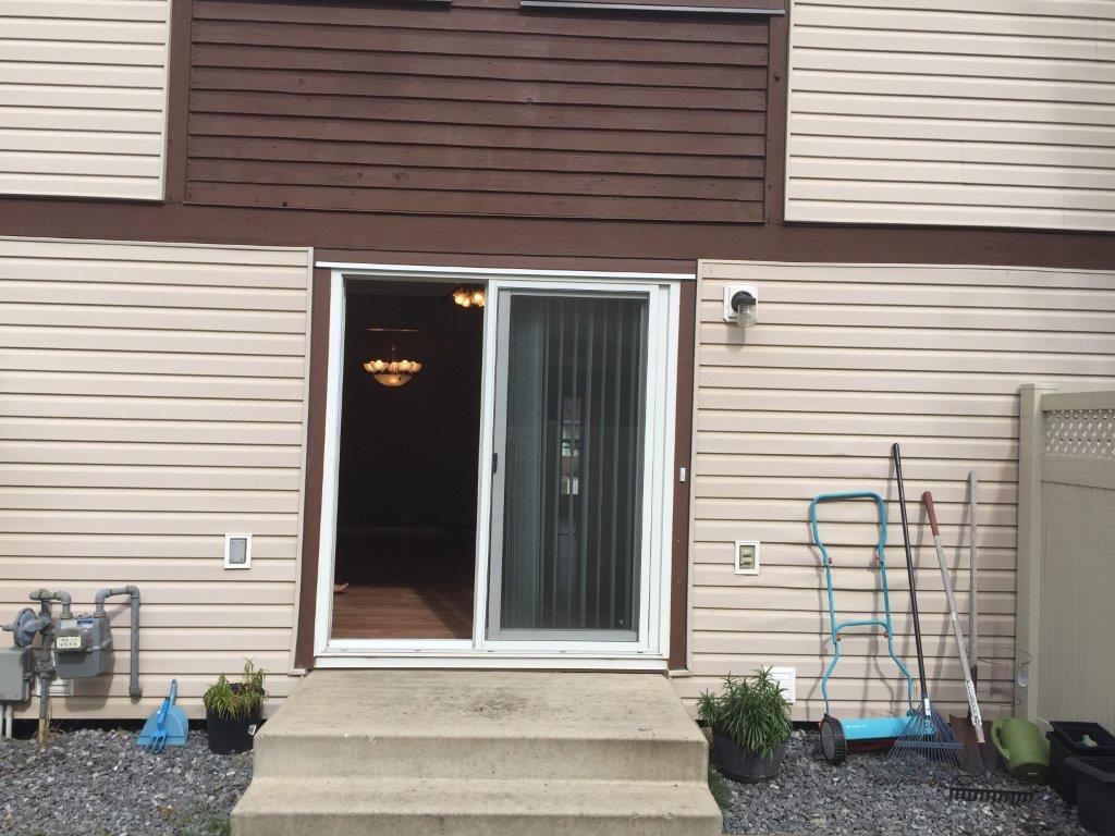 QUALITY 3-Bedroom Townhome ~ 1100 sqft ~ Rented NOW! - Thumbnail 101